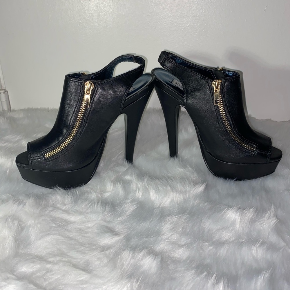 Steve Madden - Picture 2 of 5